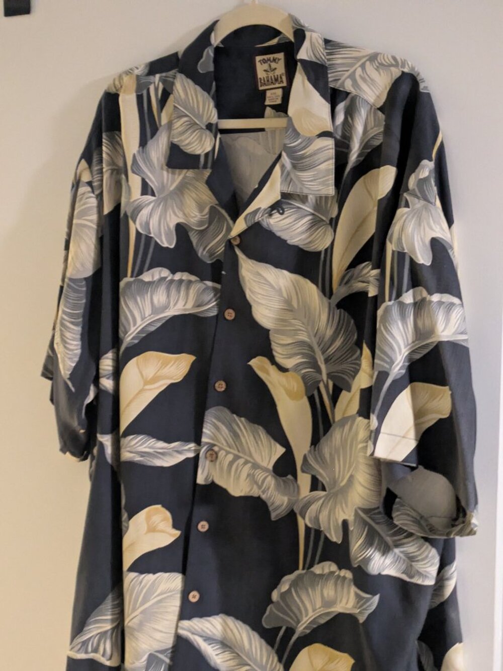 Tommy Bahama Hawaiian Aloha Shirt XXL 100% Silk Navy Floral Tropical Camp